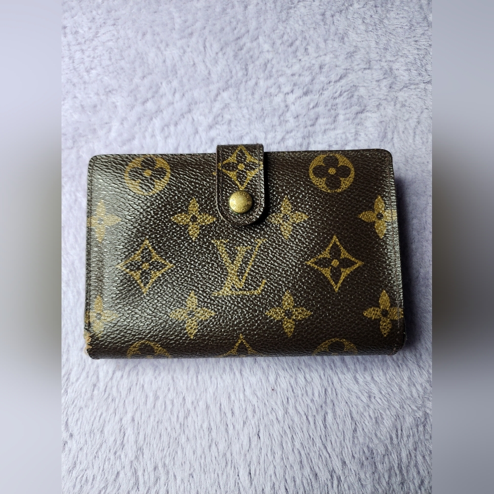 Authentic Louis Vuitton Kisslock Wallet